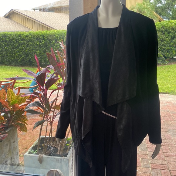 Cabi black fitted jacket with draping lapel. - Picture 1 of 5